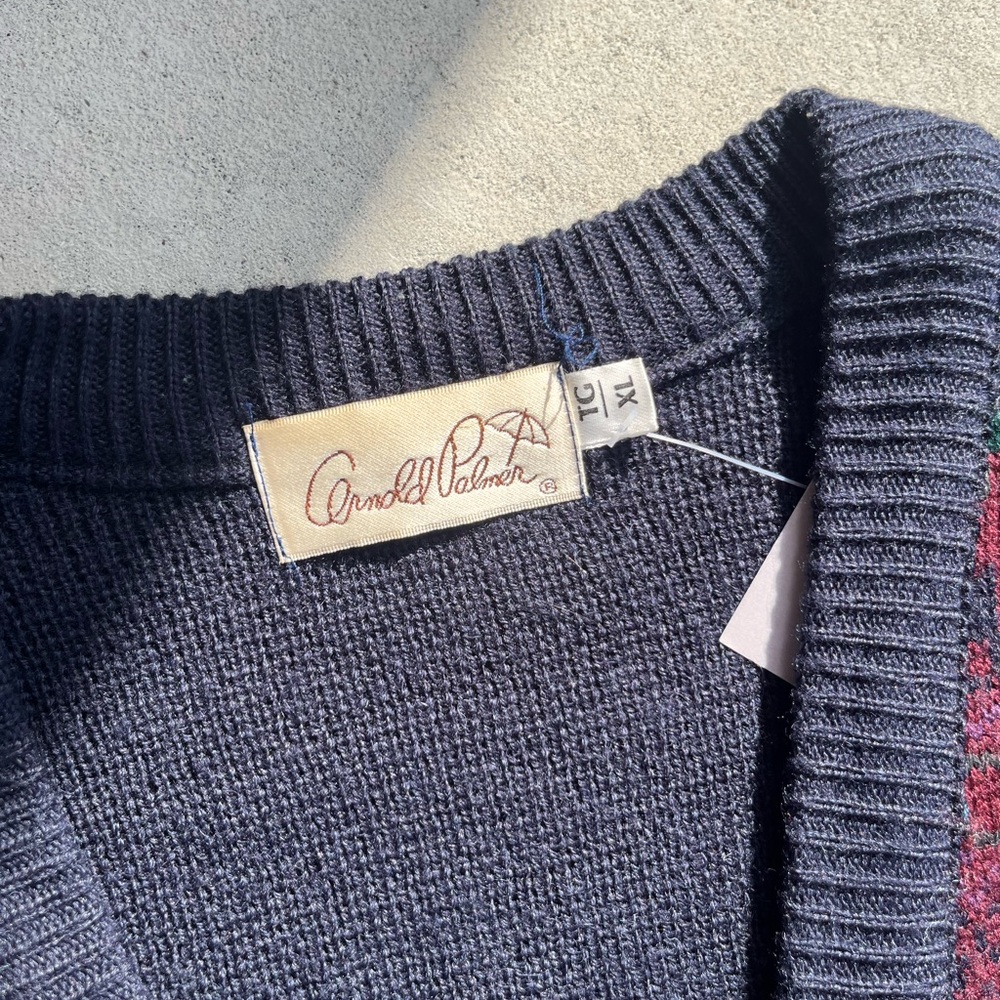 Classic Patterned Knit Vest - Picture 2 of 3
